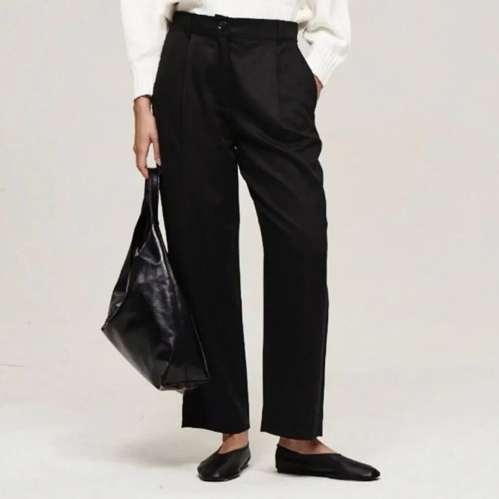✨The Reset R Label NWT Slouchy Crop Black Sz Large Trouser✨